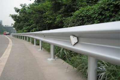 Thrie-Beam Vs. W-Beam Guardrail: What's the Difference?