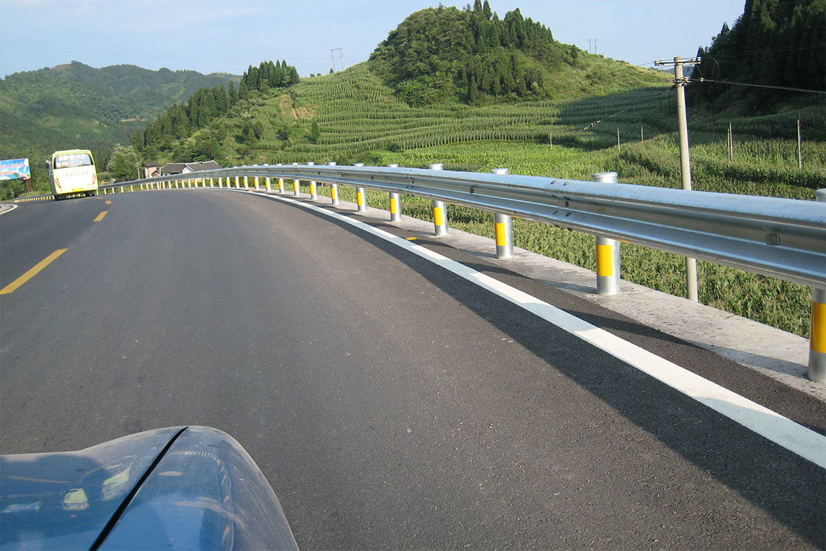 Guardrail vs Bollards: What's The Difference?