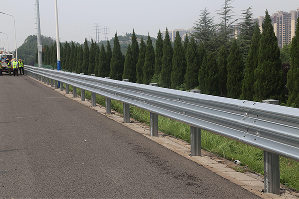 How Much Does Highway Guardrail Cost?