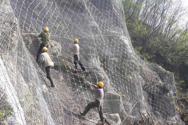 Factors Affecting Rockfall Netting Price